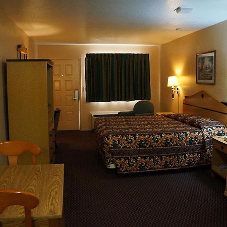 Delux Inn Tulsa Esterno foto